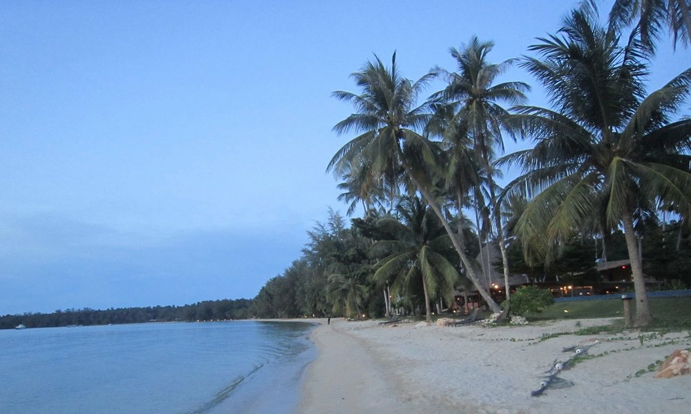 Abenddämmerung am Strand von Koh Chang