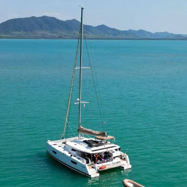 Saona 47 Maravelle vor Anker