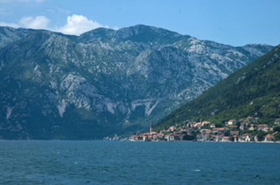 Perast - Weltkulturerbe im Banne hoher Berge