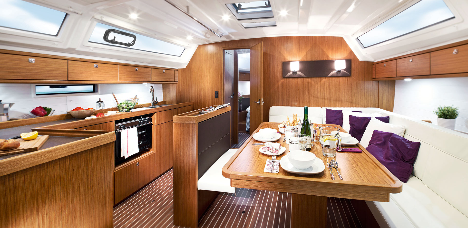 Sailing yacht